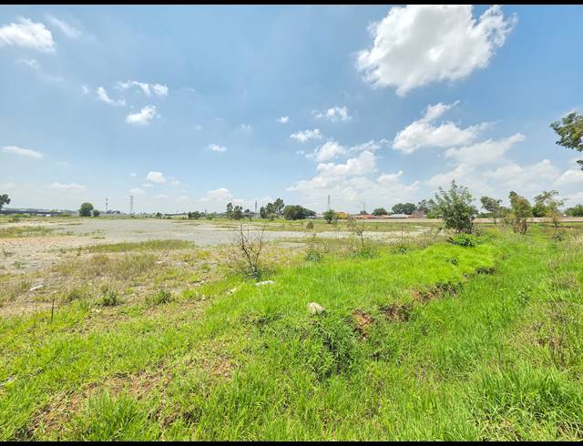 19,042M² VACANT LAND FOR SALE IN CITY DEEP